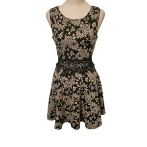 Mimi Chica Skater Dress Black/White sz S